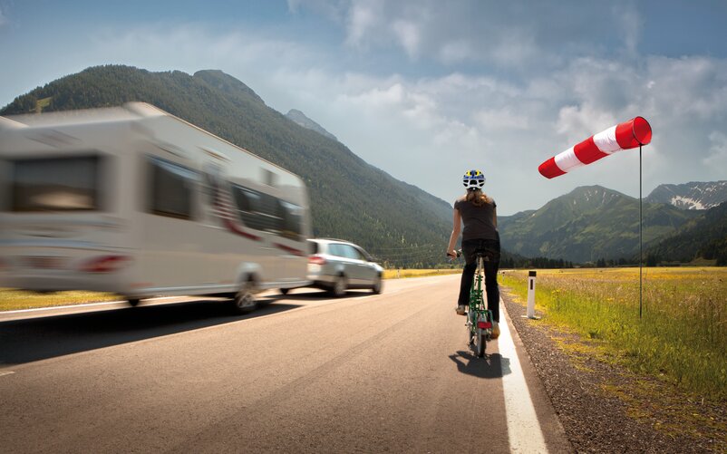 Increased safety when overtaking thanks to the anti-snaking system. | © AL-KO