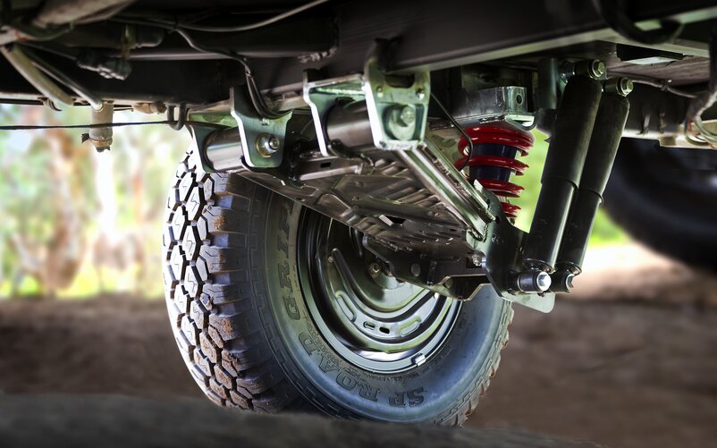 Entwickelt fürs Grobe: AL-KO VT Enduro X gleicht aus, was die Systeme für die Straße heillos überfordert – zum Wohl von Fahrer und Aufbau. | © AL-KO Vehicle Technology Group