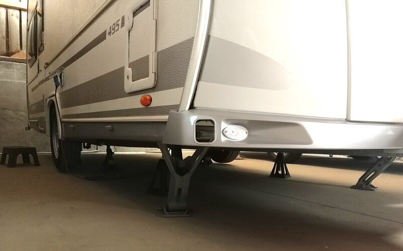 The caravan supports are only used for stabilization, not for leveling, even over the winter. | © AnDiHa The caravan supports are only used for stabilization, not for leveling, even over the winter. | © AnDiHa