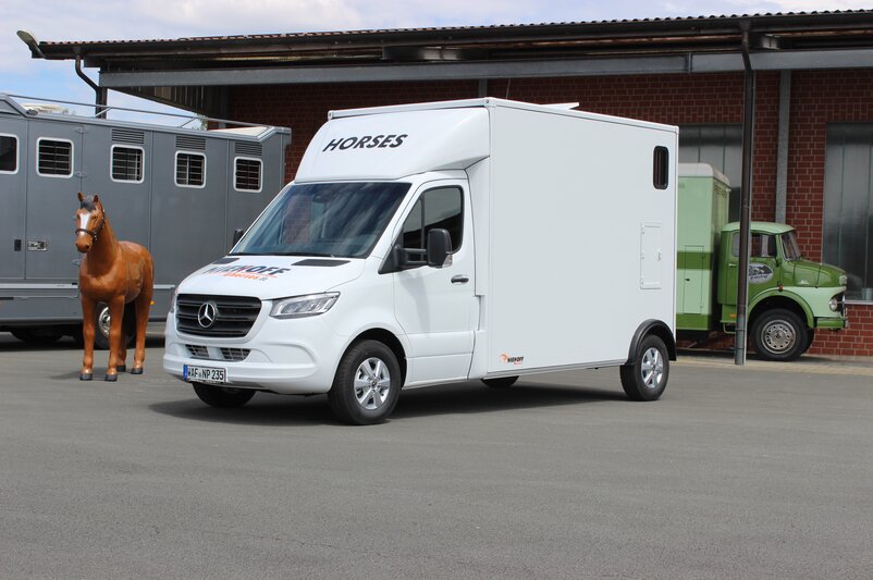 Horse transportation poses challenges in safety and driving comfort. | © Niehoff 