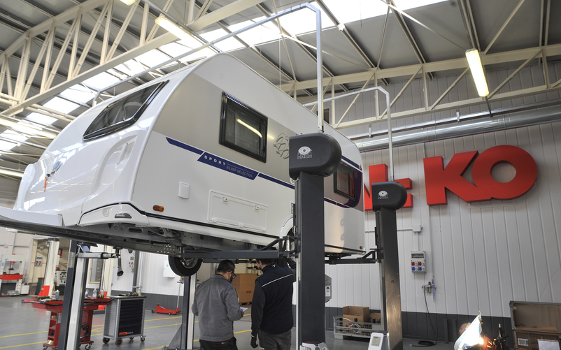 Der Einbau von Rangiersystemen wie dem MAMMUT wird im AL-KO Werk in Italien angeboten. | © AL-KO